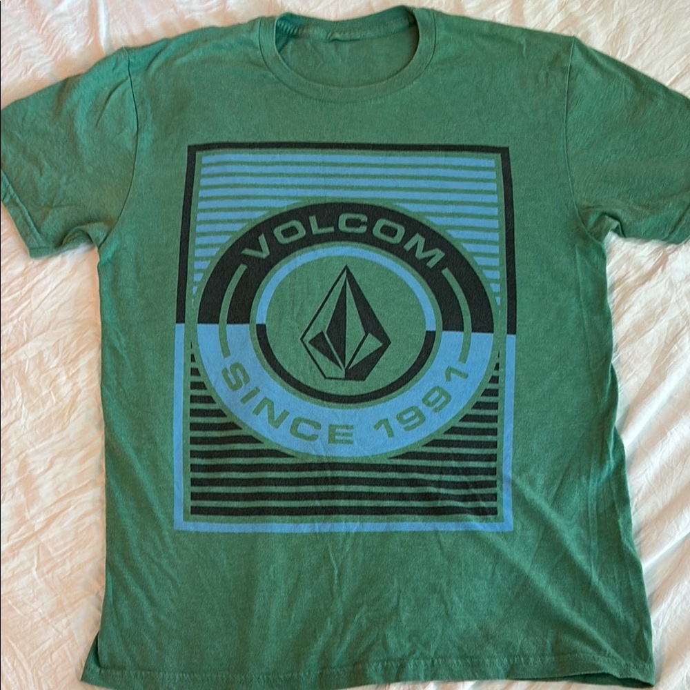 Volcom Emerald Tee with Logo Design